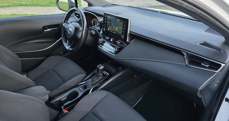 Toyota Corolla cena 69700 przebieg: 69000, rok produkcji 2020 z Pobiedziska małe 379